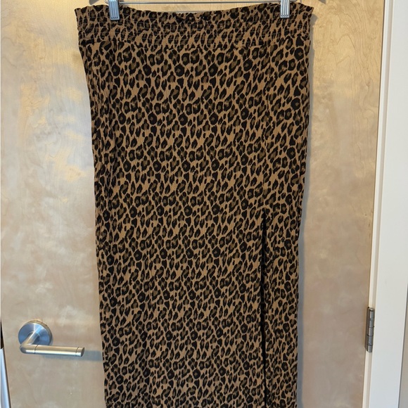 Lucy & Yak Dresses & Skirts - Lucy & Yak Leopard Print Pencil Skirt with Slit